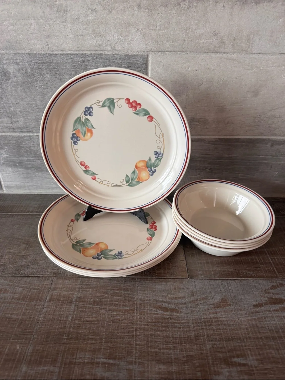 CORELLE ABUNDANCE PATTERN 10.25”dinner PLATES (4) Cereal Bowl (4)